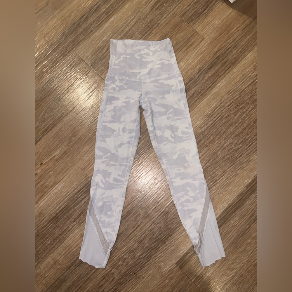 Lululemon Wunder Under Scalloped Hem High Rise Crop